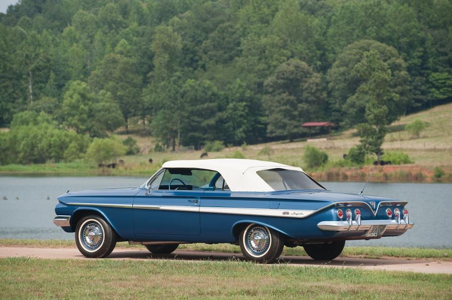  Chevrolet Impala SS 409 Convertible 1961 года  (фото 13 из 17)